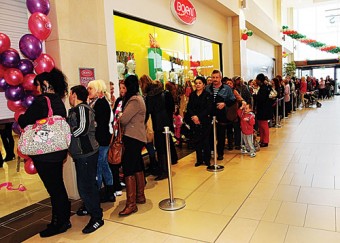 The queue for the new 
Born this week.