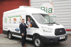 Dave O&rsquo;Connell, commercial vehicle brand manager of Ford Ireland, hands the keys of the new Ford Transit to Karen Horgan, project manager of the Bia Food Initiative.