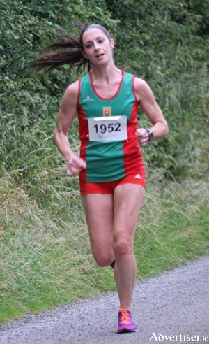 Norah Newcombe-Pieterse (Mayo AC) on her way to victory in the 2015 Balla 10K. 
