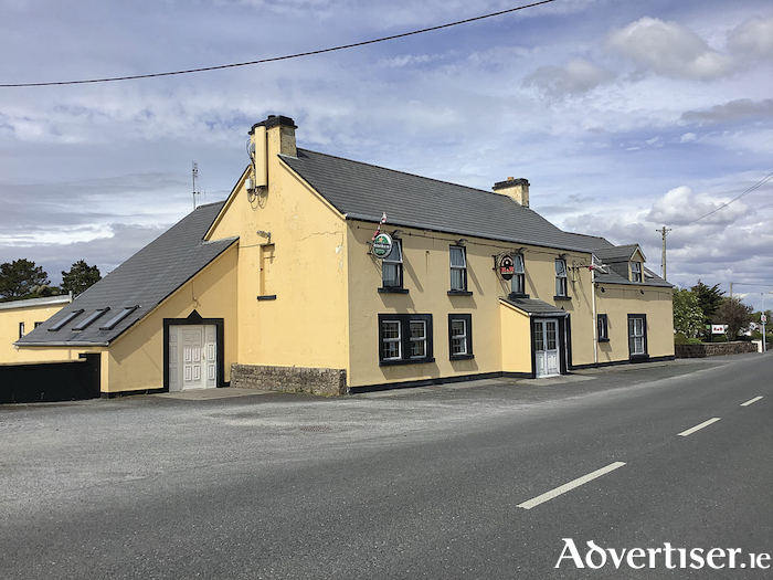 Advertiser.ie Pub and guest house for sale in Carraroe