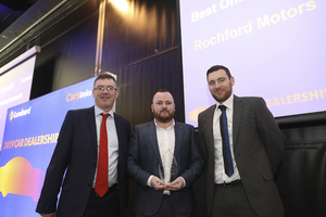 Alan Campbell, CarsIreland account manager, receiving the award on behalf of Rochford Motors in Ballyhaunis 
