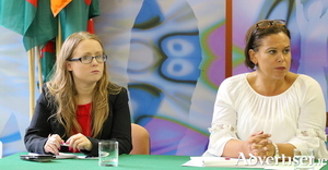 TDs Mair&eacute;ad Farrell and Mary Lou McDonald.