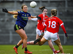Eyes on the ball: Mary McHale of Mayo in action against Shauna Kelly on Sunday. Photo: Sportsfile 