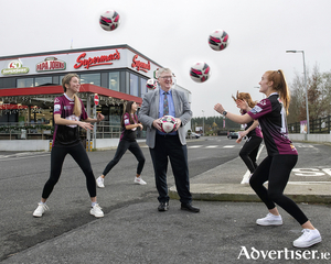 Isabelle Fitzpatrick, Aoibheann Costello, Pat McDonagh, Kate Slevin and Shauna Brennan at the announcement of the sponsorship of Galway Women&rsquo;s FC by The Plaza Group.Pic &ndash; Michael Dillon Photography&nbsp;
