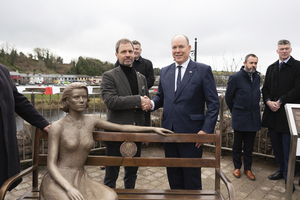 Sculptor Mark Rode with HSH Prince Albert II of Monaco after the unveiling of the specially commissioned sculpture in Newport County Mayo.