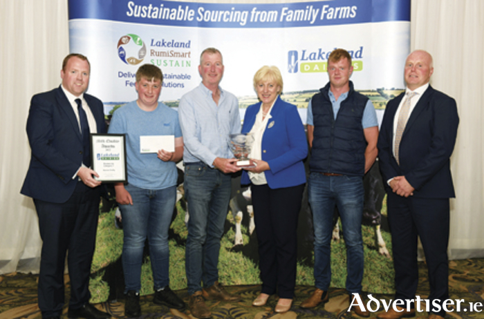 Heather Humphreys TD, Minister for Social Protection, Rural and Community Affairs, presents Kieran Duffy and his son Conor, together with farm staff member Colin Shorthall, with the highly commended runners-up award in the >500,000 litre producer category of the Lakeland Dairies Milk Quality Awards, with Colin Kelly, Group CEO (left) and Niall Matthews, Chairman of Lakeland Dairies. Picture by Rory Geary.
