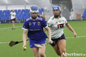Aideen O&#039;Brien and Shannon Ridge in action in the final.