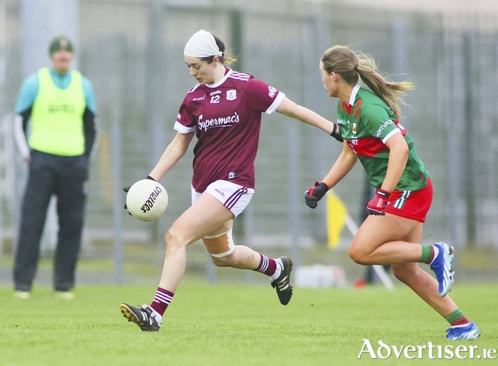 Galway’s Shauna Hynes and Mayo's Jenna Mortimor in action from the Lidl National Football League game in Duggan Park, Ballinasloe on Saturday. Photo: Mike Shaughnessy 