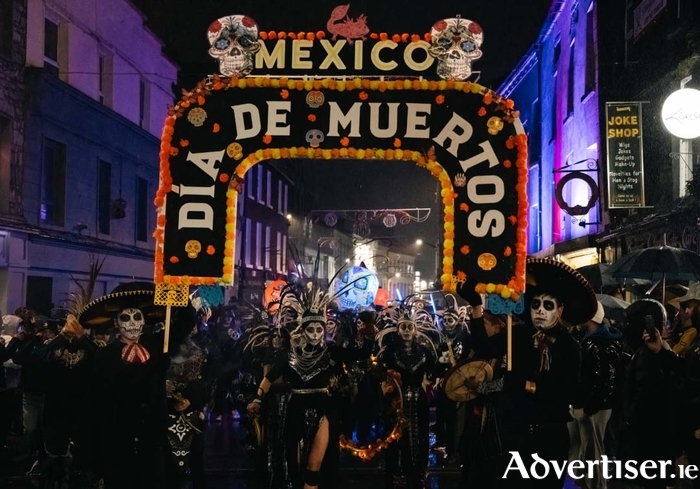 Catrinas procession unites Mexican and Irish Traditions in Galway’s Samhain and Día de Muertos celebration