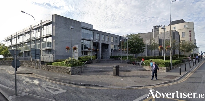 Loughrea councillors threaten Dublin trip over ‘outrageous’ TII inaction