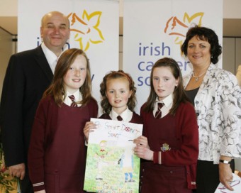 Emma Horan, Sinead Mangan, and Roisin McEvoy from St Angela’s National School, Castlebar, pictured with CEO of the Irish Cancer Society John McCormack, and newly appointed Minister of State for Older People and Health Promotion Aine Brady TD.