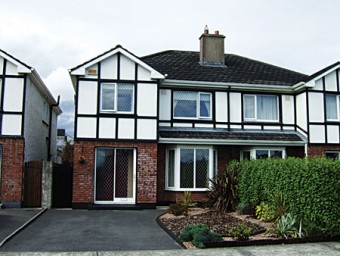 No 58 Sl&iacute; na Sruth&aacute;n, Clybaun Road.