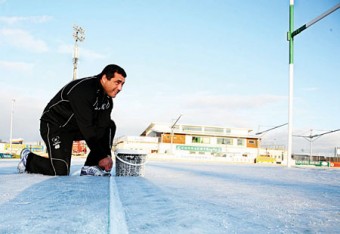 Connacht’s Michael `Bradley hoping against the odds for a big thaw for tomorrow evening’s Magners League fixture against the Newport Gwent Dragons.