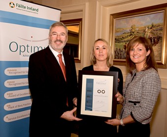 Westport Plaza receives accolade at Fáilte Ireland Optimus awards. Pictured L-R: Liam Campbell, Quality Systems and Management, Fáilte Ireland; Alison Cosgrove and Sinead Conway, The Westport Plaza Hotel.