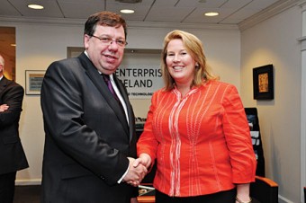 Taoiseach Brian Cowen meets with Mary Rodgers, CEO of Stateside Solutions at Ireland House.
