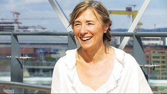 Super Mhamó Máire Andrews.