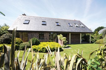 Lusma, Lioscarraig, Threadneedle Road, Salthill.