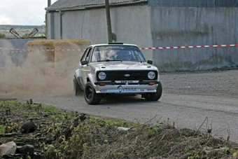  Eamon Dervan and Keith Gardiner in action.