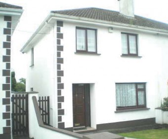 No 3 Roselyn Gardens.
