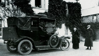 Ready to go: George Bernard Shaw gets ready to return to England from Coole in 1915. Lady Gregory’s grandson Richard sits in the driving seat. Note the three faces in the window above - the two granddaughters Anne and Catherine and their nurse.
