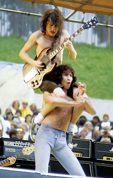 Advertiser.ie - Aussie AC/DC tribute band play The Quays