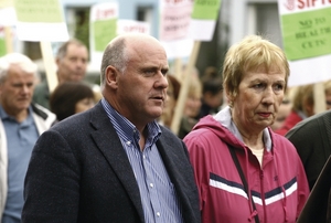 Independent Galway West TD Noel Grealish pictured with fellow Independent and former PD colleague Terry O&#039;Flaherty.