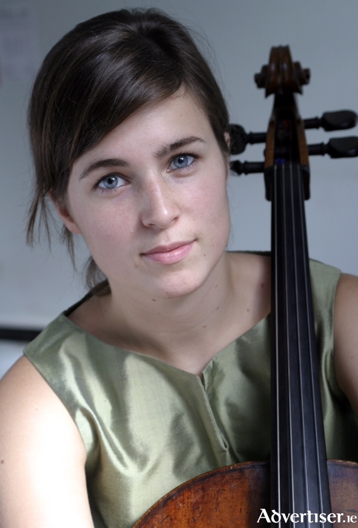 Cellist Aoife NicAthlaoich.