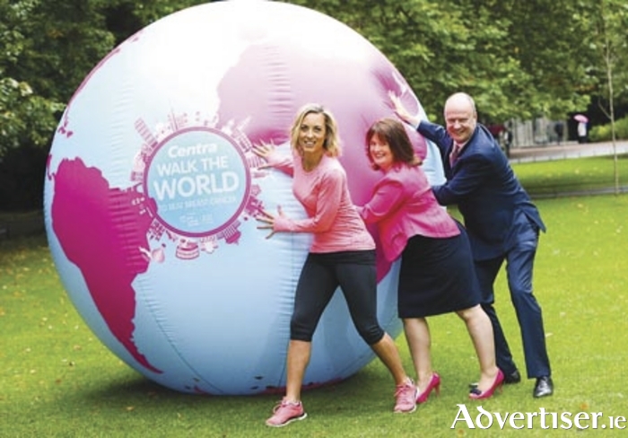 TV presenter and fitness enthusiast Kathryn Thomas, Centra communications manager, Laura Curtin, and head of fundraising for the Irish Cancer Society, Mark Mellet