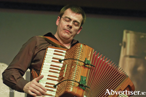 Accordionist Alan Kelly will be among the trad titans at the GIAF 16 concert in Monroe&#039;s Live.