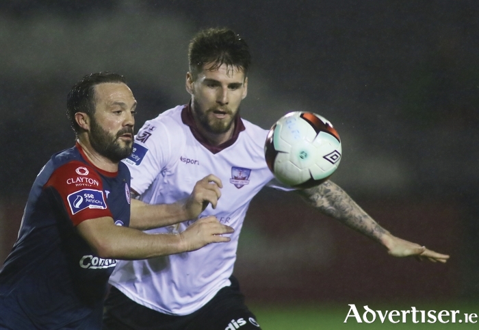 Galway United's Stephen Folan and Sligo Rovers Raffaele Cretaro in action in the SSE Airtricity League  game on Monday night at Eamonn Deacy Park. 		Photo:-Mike Shaughnessy