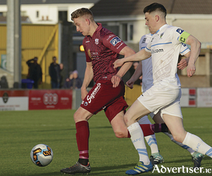 Galway United&#039;s goal scorer Eoin McCormack heads off UCD captain Gary O&#039;Neill in action from the SSE Eirtricity League game at Eamonn Deacy Park  on Friday night. 					Photo:-Mike Shaughnessy