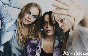 Dream Wife are Rakel Mj&ouml;ll (vocals), Bella Podpadec (bass), and Alice Go (guitar).