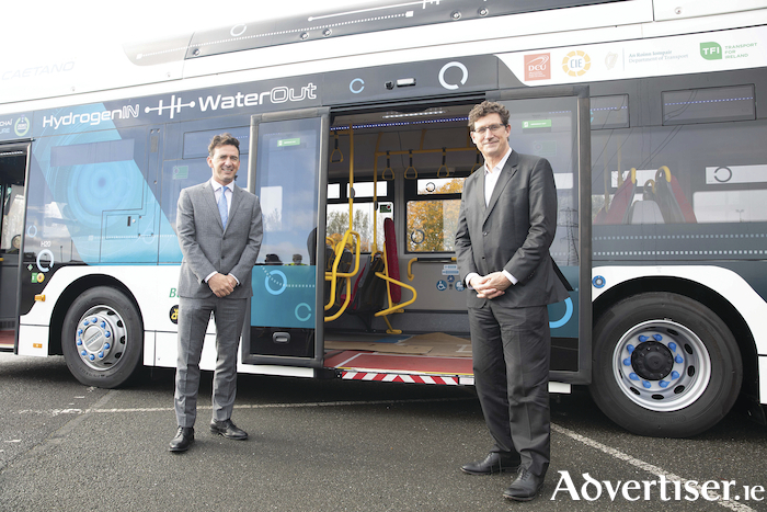 Toyota testet Wasserstoff Bus in Irland