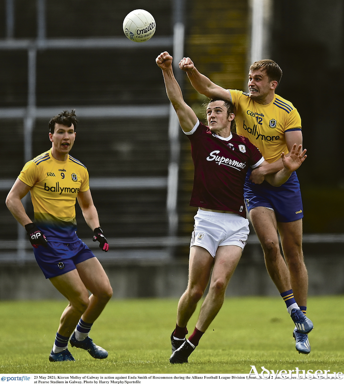  Kieran Molloy of Galway  competes for possession with Enda Smith of Roscommon in the Allianz Football League division one south round two match  at Pearse Stadium in Galway. Photo by Harry Murphy/Sportsfile