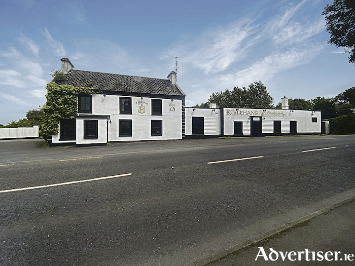 Advertiser.ie Landmark Bushypark pub for sale