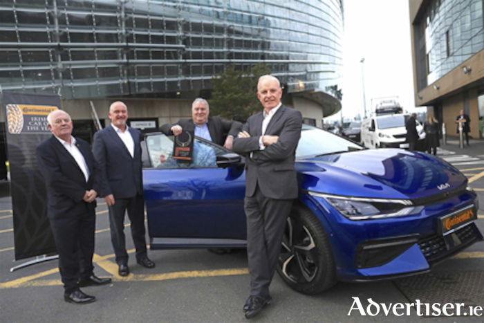 Pictured l-r, Anthony Conlon and Cathal Doyle, Joint Chairmen, of the Irish Car of the Year Committee; Ronan Flood, Kia Ireland and Tom Dennigan, Continental Tyres Ireland. PIC JULIEN BEHAL PHOTOGRAPHY.