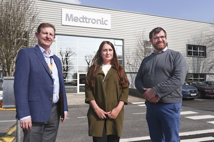 Artist Katie Moore (centre), winner of the Medtronic Galway Commission “Breathing Life into Art”, pictured with Paul Campbell (left), Site Director, Medtronic Mervue, Galway and Derek Wynne, Sr R&D Sustaining Engineering Manager, Medtronic Mervue, Galway.