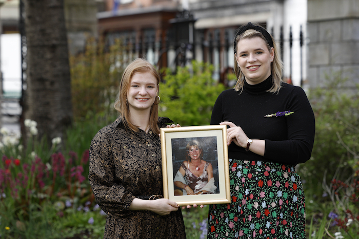 Pictured at the national launch was Chloe Grier (age 21), from Claremorris, Mayo, who is training to be a midwife, and who was in her early teens when her mum passed away suddenly. The family honoured her wishes to be an organ donor, with all her organs donated - saving at least five lives.  Also pictured attending the launch with Chloe is her older sister Nicole. Photo: Conor McCabe Photography.
