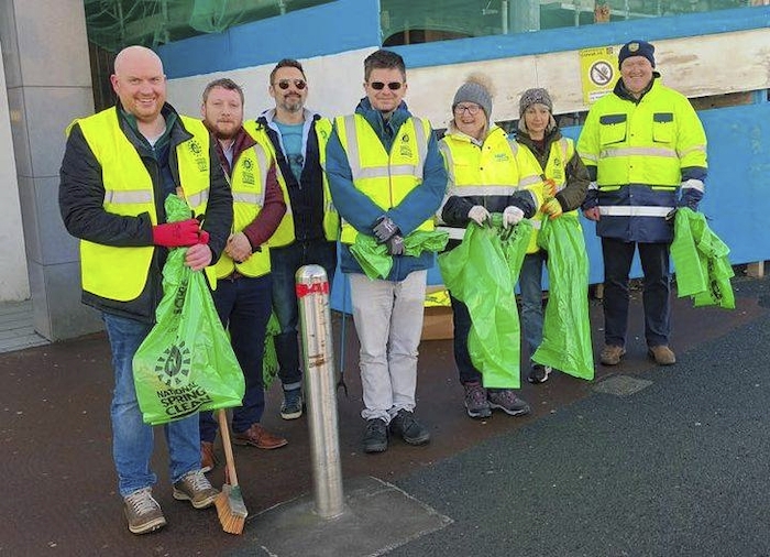 Volunteers in Ballina taking part in the National Spring Clean event. 