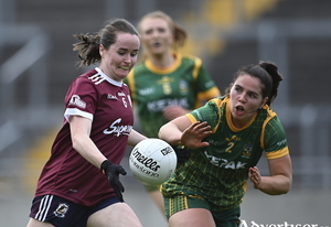 Nicola Ward of Galway in action against Shauna Ennis of Meath during the TG4 All-Ireland Ladies Football Senior Championship Quarter-Final match between Galway and Meath at O?Connor Park in Tullamore, Offaly Photo by Piaras ? M?dheach/Sportsfile 