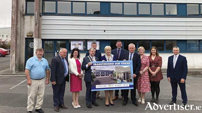 The Minister for Rural and Community Development, Deputy Heather Humpreys, is pictured with viewing plans for the new Life Science Hub in Monksland, Athlone
