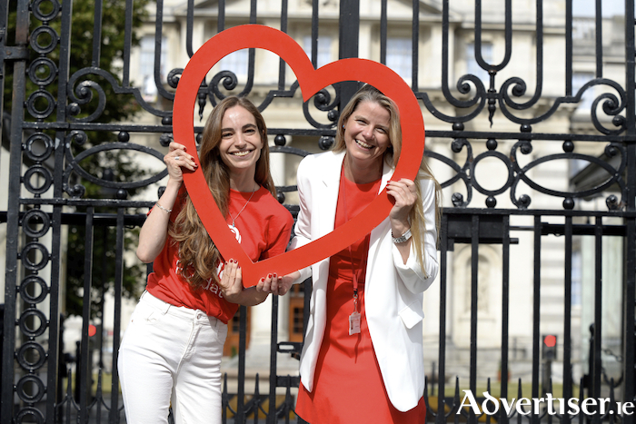 Celine McPhillips and Carolina Rolandi from the Irish Heart Foundation's resuscitation team, at the launch of the charity's pre-Budget submission, which calls for VAT on life-saving defibrillators to be scrapped in Budget 2023. Photo: Justin Farrelly.