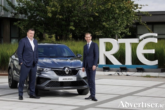 The Late Late Show host Ryan Tubridy (right) is pictured with Renault Ireland's country operations director Patrick Magee.   Photo: Andres Poveda