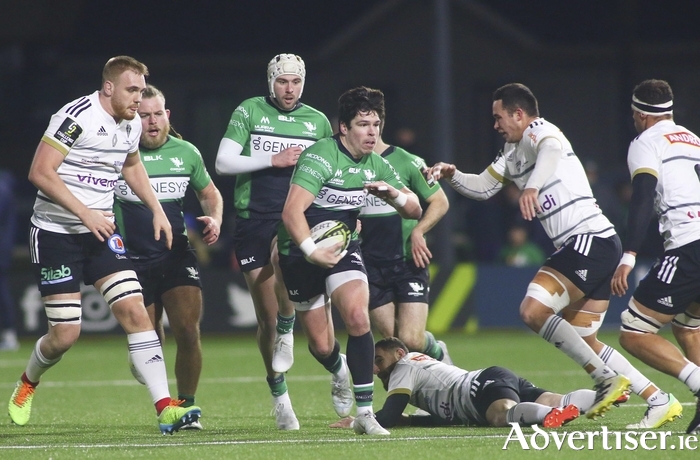 Alex Wotton leads a Connacht attack in action from the European Rugby Challenge Cup against Brive at the Sportsground on Saturday. 
Photo:- Mike Shaughnessy