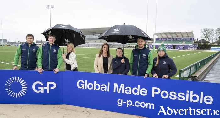 Pictured at the announcement of G-P?s (Globalization Partners) partnership with Connacht Rugby are Suzanne McVey, Sr. Director, Marketing  EMEA & APAC with G-P,   Jenny McHale, Sr. Sales Executive, G-P and Former Galwegians Player alongside Connacht Rugby Players (from Left )Dave Heffernan, Cathal Forde, Mary Healy, John Porch and Nicole Fowley.  