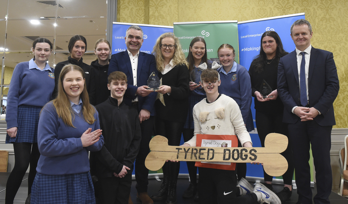 Mayo’s Senior winning team: ‘Tyred Dogs’ pictured with their teacher Edel Casserly receiving their Award from Minister Dara Calleary TD and John Magee, Head of Local Enterprise Office Mayo. Photo Conor McKeown