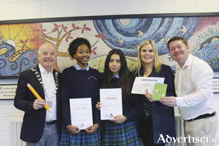 Pictured, l-r, Cllr Frankie Keena,  Londiwe Ndlovu, Ligia Afedoaei, Deputy Principal, Diane Windle, and Arcadia Retail Park Facilities Manager, Morgan Fagg.  TUS Athlone Campus will host the Arcadia Creative Climate Awards exhibition on Tuesday, May 9
