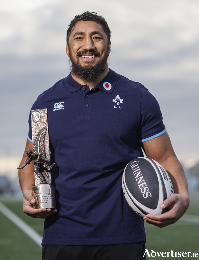 Bundee Aki