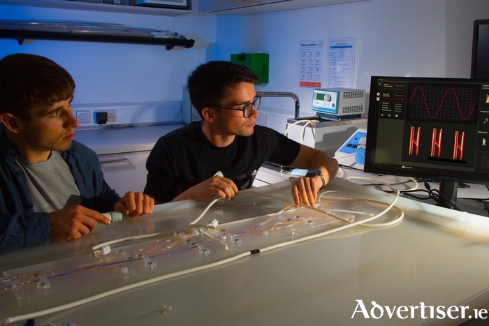 VERSONO Medical R&D engineers Dion Guilfoyle and Brian Tarpey.