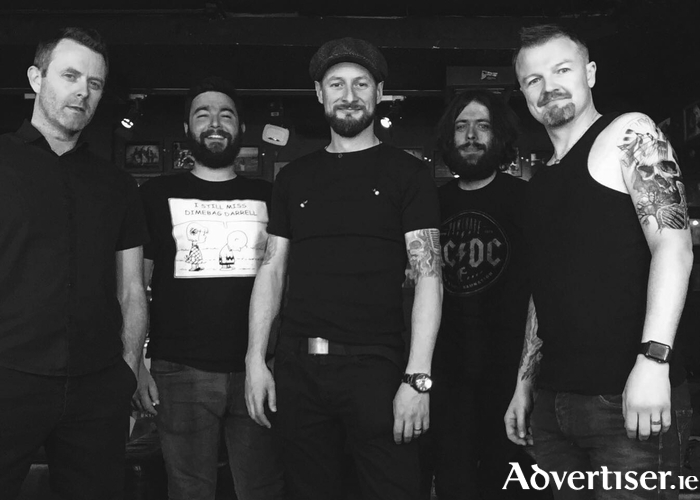 Back in black and white, IE/DC